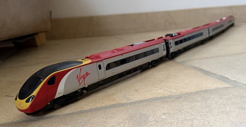 Hornby virgin pendolino - hornby,