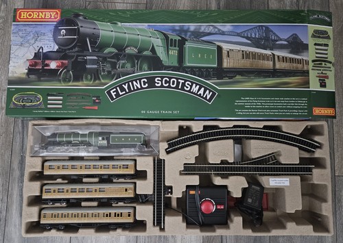 Hornby train set - train, flying
