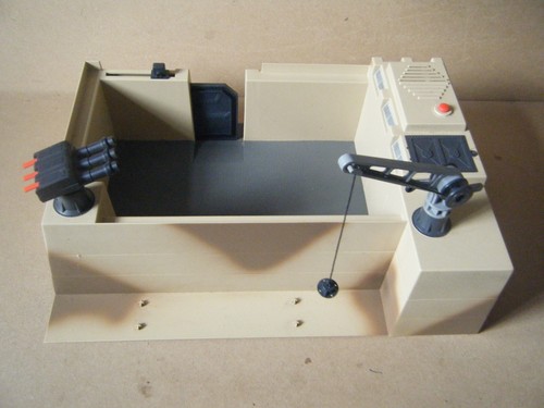 Hornby stockade with crane - "stockade,